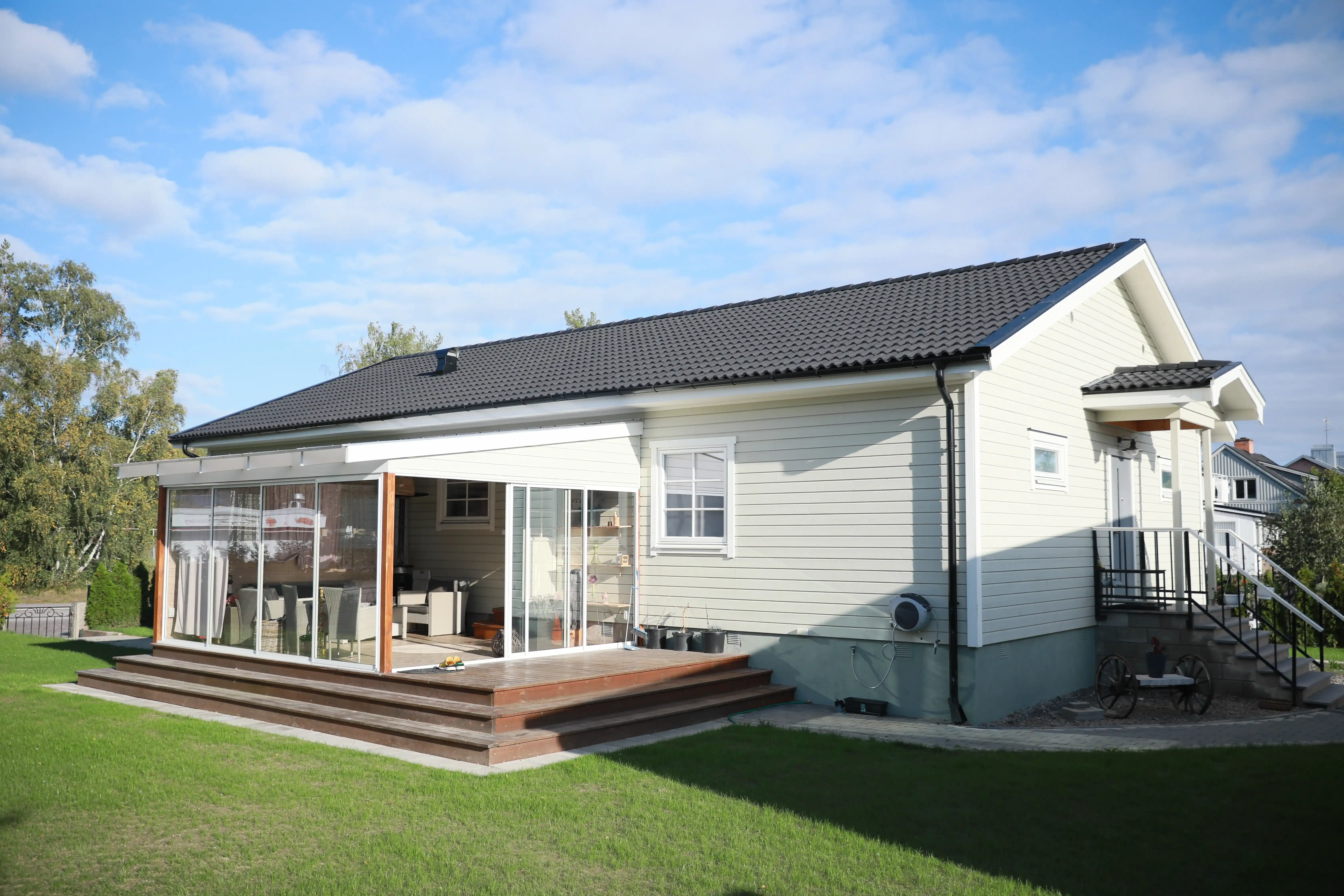Nybyggd villa med garage och uterum i Nybro